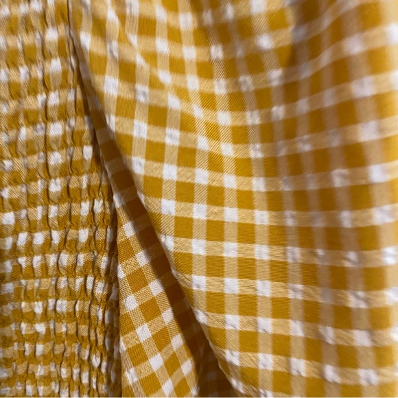 Yellow gingham puff sleeve smocked top - Picture 4 of 5